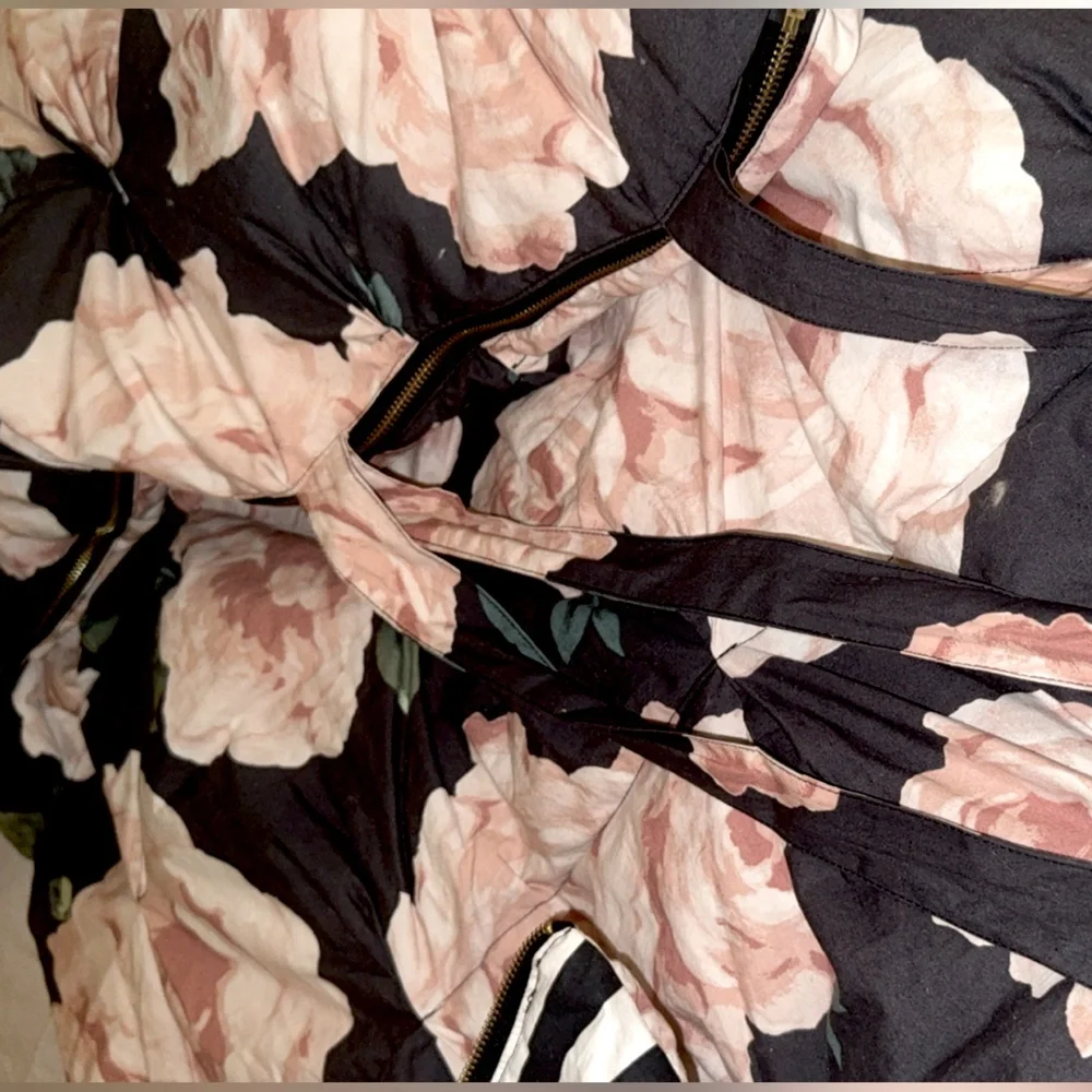 Pottery Barn Teen Emily Meritt Bed of Roses Black white stripe sleeping bag NEW - Picture 3 of 14